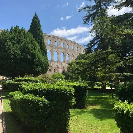 Apartment Magnolia Pula
